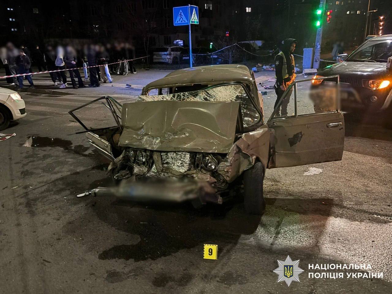 У Києві нетвереий водій спричинив ДТП із потерпілими, серед яких – неповнолітні - фото 5