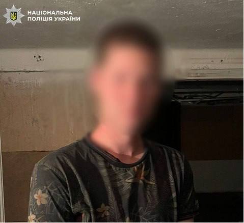 Вдарив по голові арматурою та відібрав телефон: у Києві затримали 18-річного нападника - фото 3