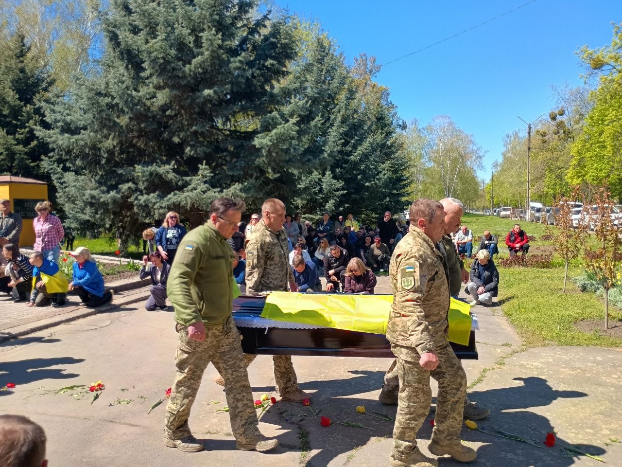 Похорон у день народження. На Черкащині прощалися із загиблим у ДТП військовим ТЦК - фото 2