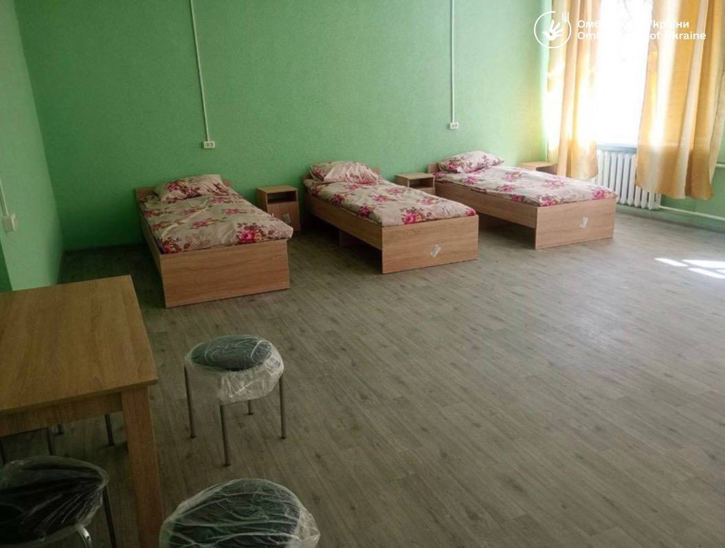 Показали, в яких умовах живуть переселенці в приміщенні школи на Черкащині - фото 8