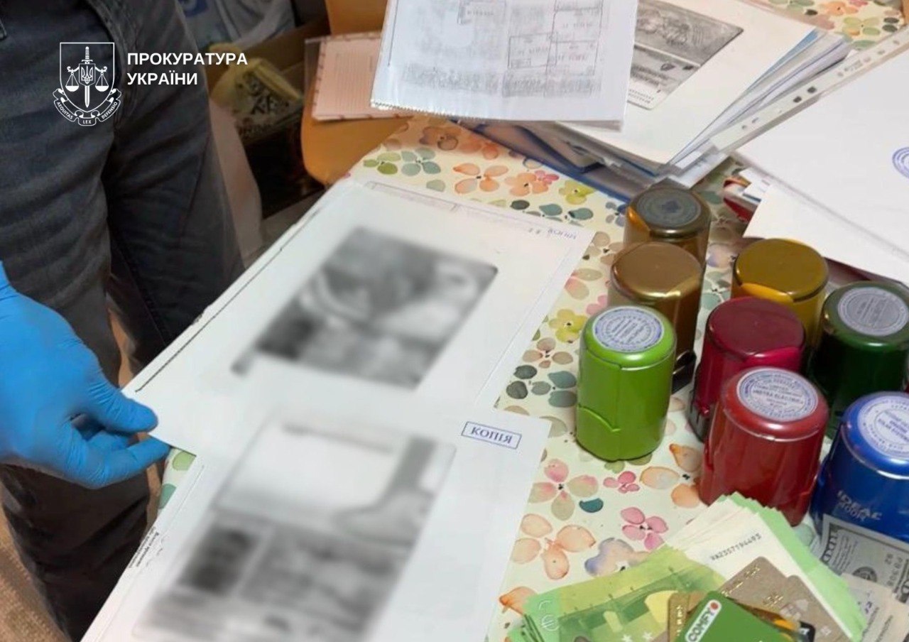 Фіктивна робота і «волонтерство»: в Україну незаконно переправляли громадян Китаю та рф - фото 3