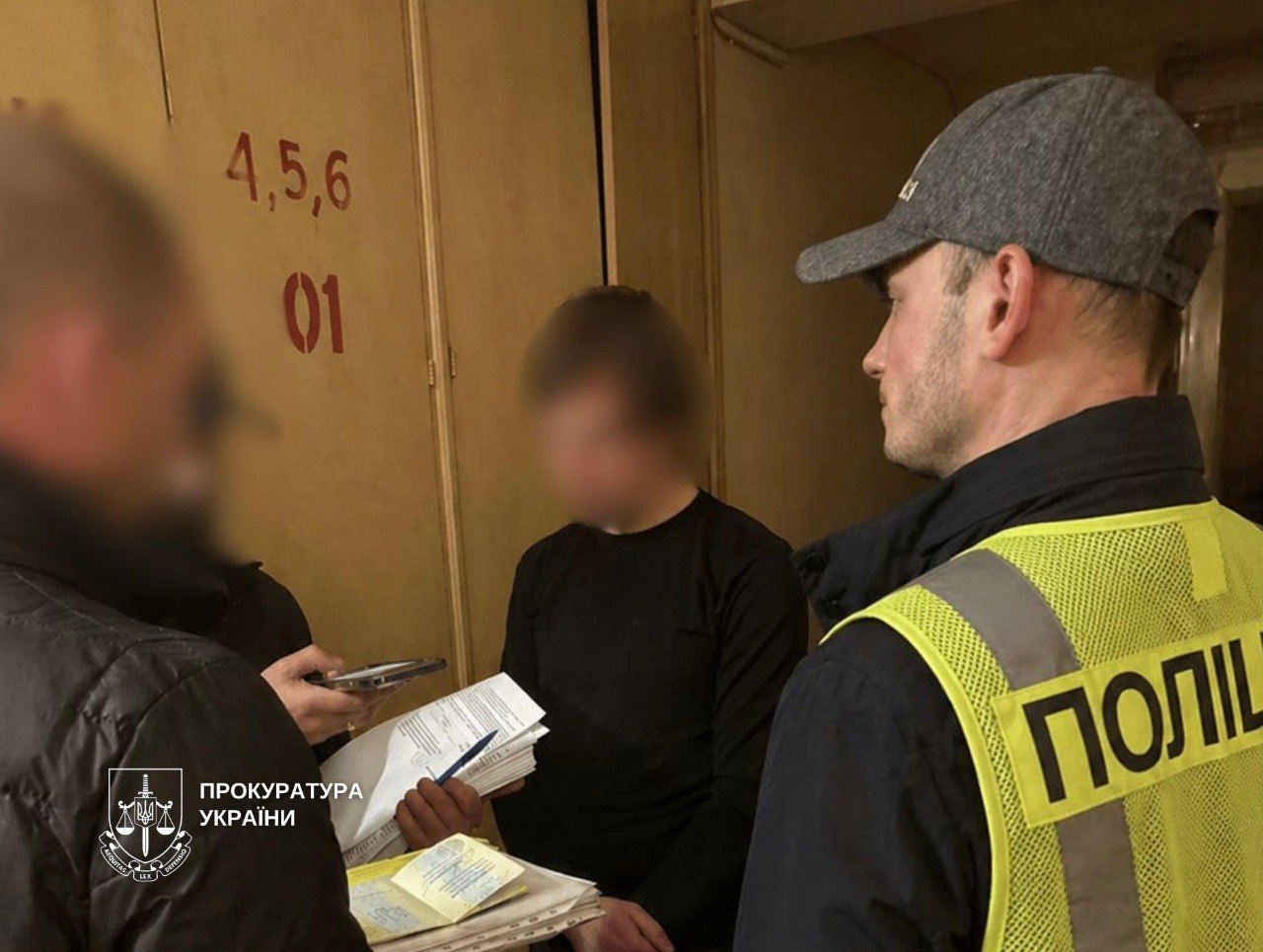 Фіктивна робота і «волонтерство»: в Україну незаконно переправляли громадян Китаю та рф - фото 4