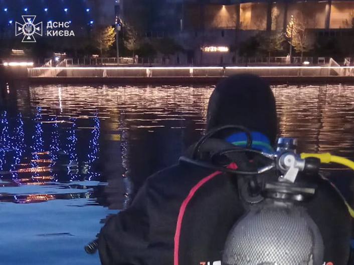 З водойми у Києві рятувальники вилучили тіло чоловіка
