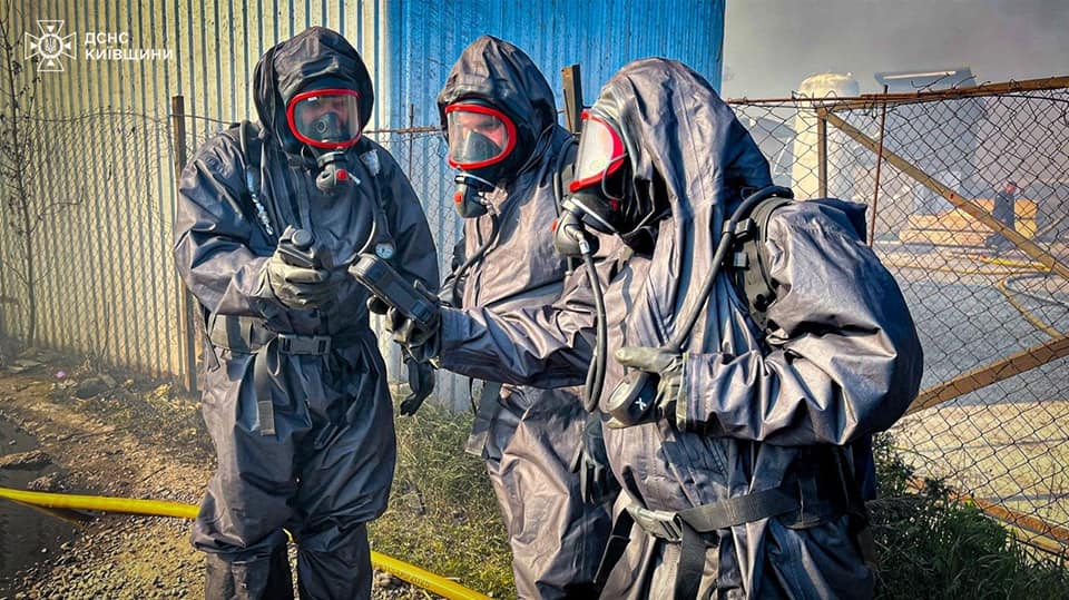 На Білоцерківщині триває ліквідація пожежі на підприємстві