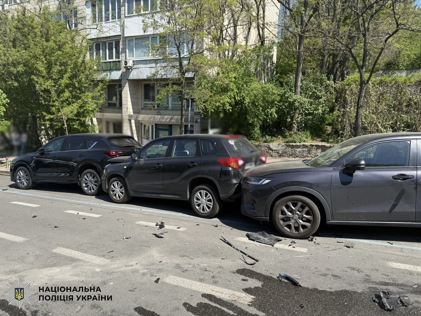 Біля ботсаду Гришка водій Maserati протаранив три авто