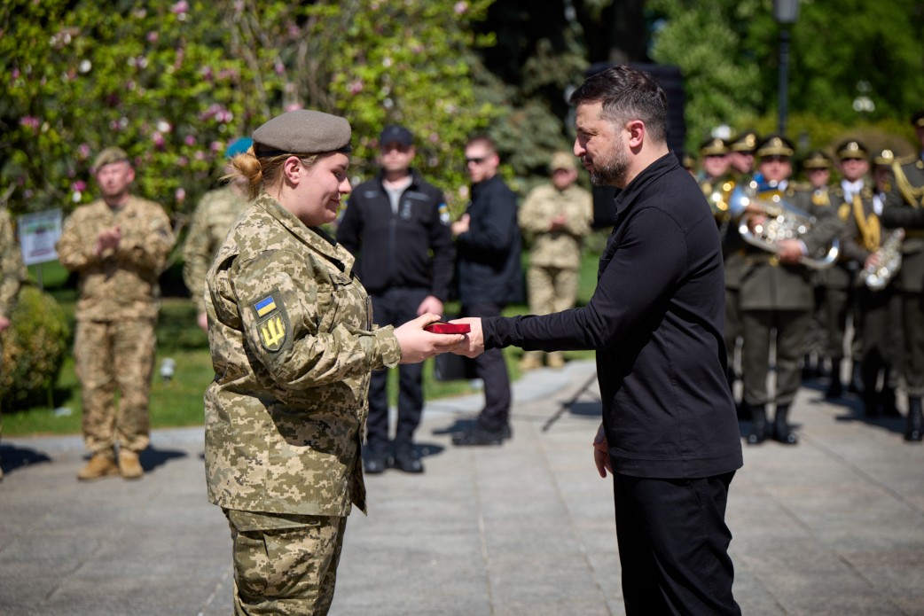 Президент відзначив піхотинців державними нагородами