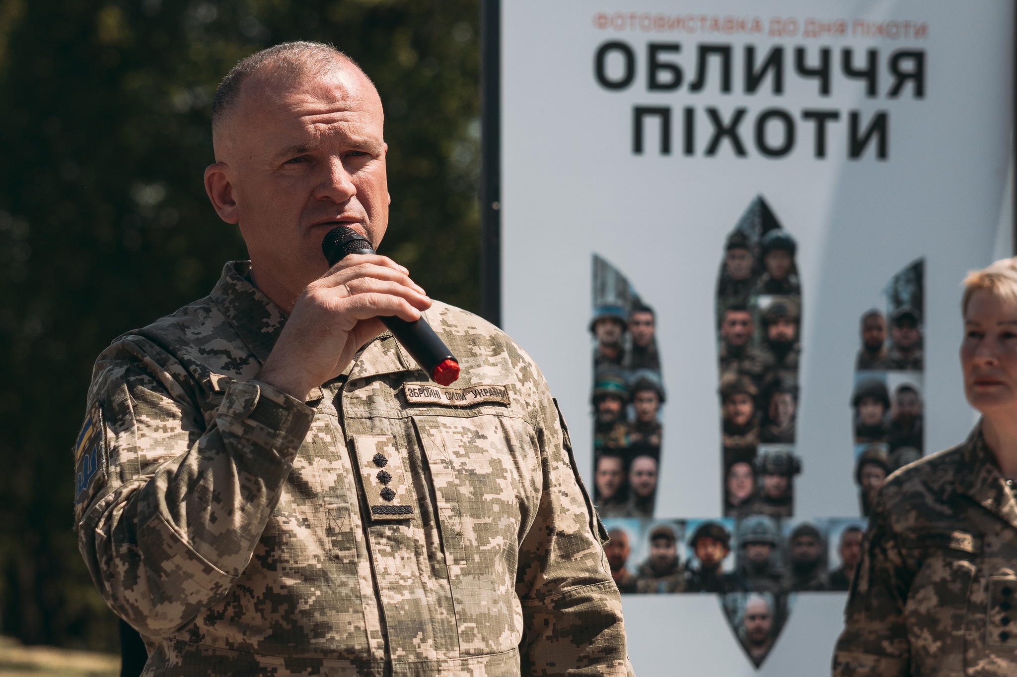На території ботсаду імені Гришка відкрили фотовиставку «Обличчя піхоти» - фото 5