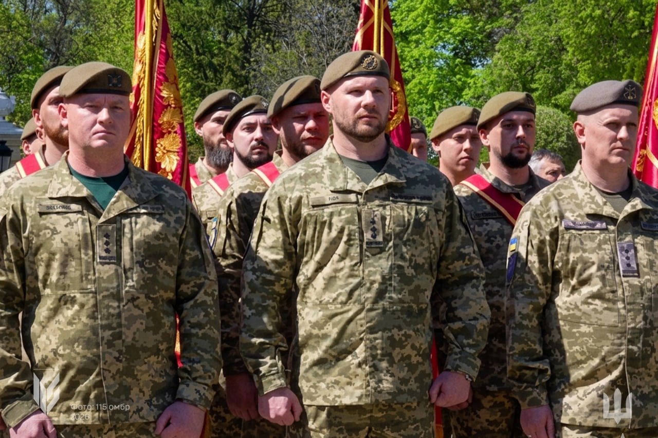 Зеленський вручив відзнаку «За мужність та відвагу» механізованій бригаді з Черкащини - фото 2