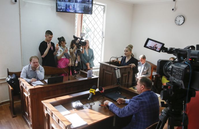 Тимошенко продовжили строк дії процесуальних обов’язків