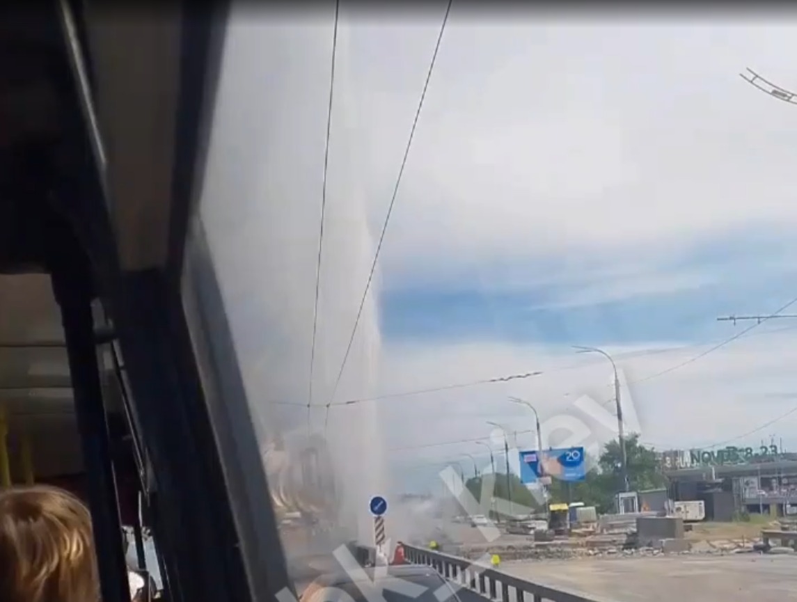 На Північному мосту не заплановано відкрився фонтан