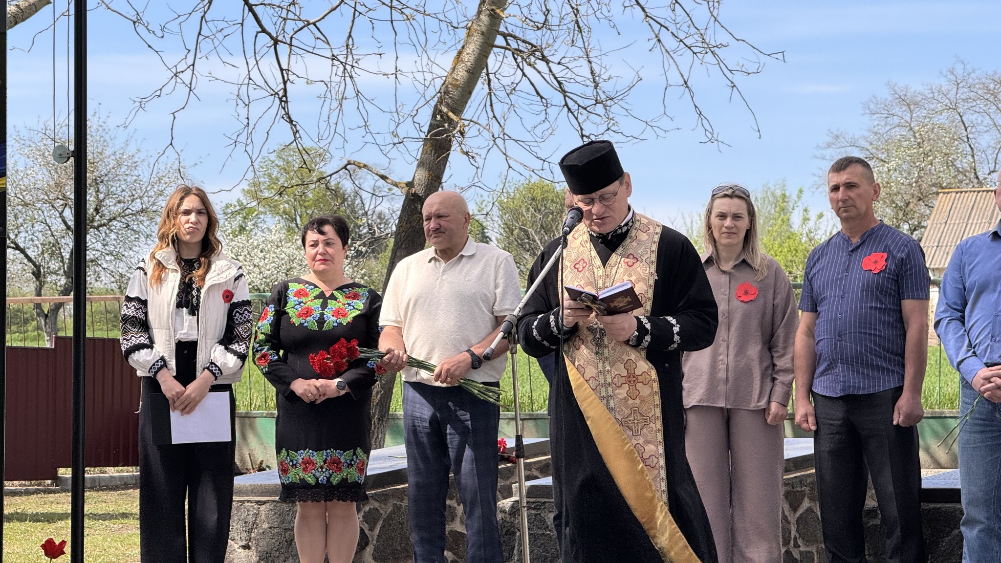 Алею Героїв відкрили у селі Баландине на Черкащині. Фото - фото 10