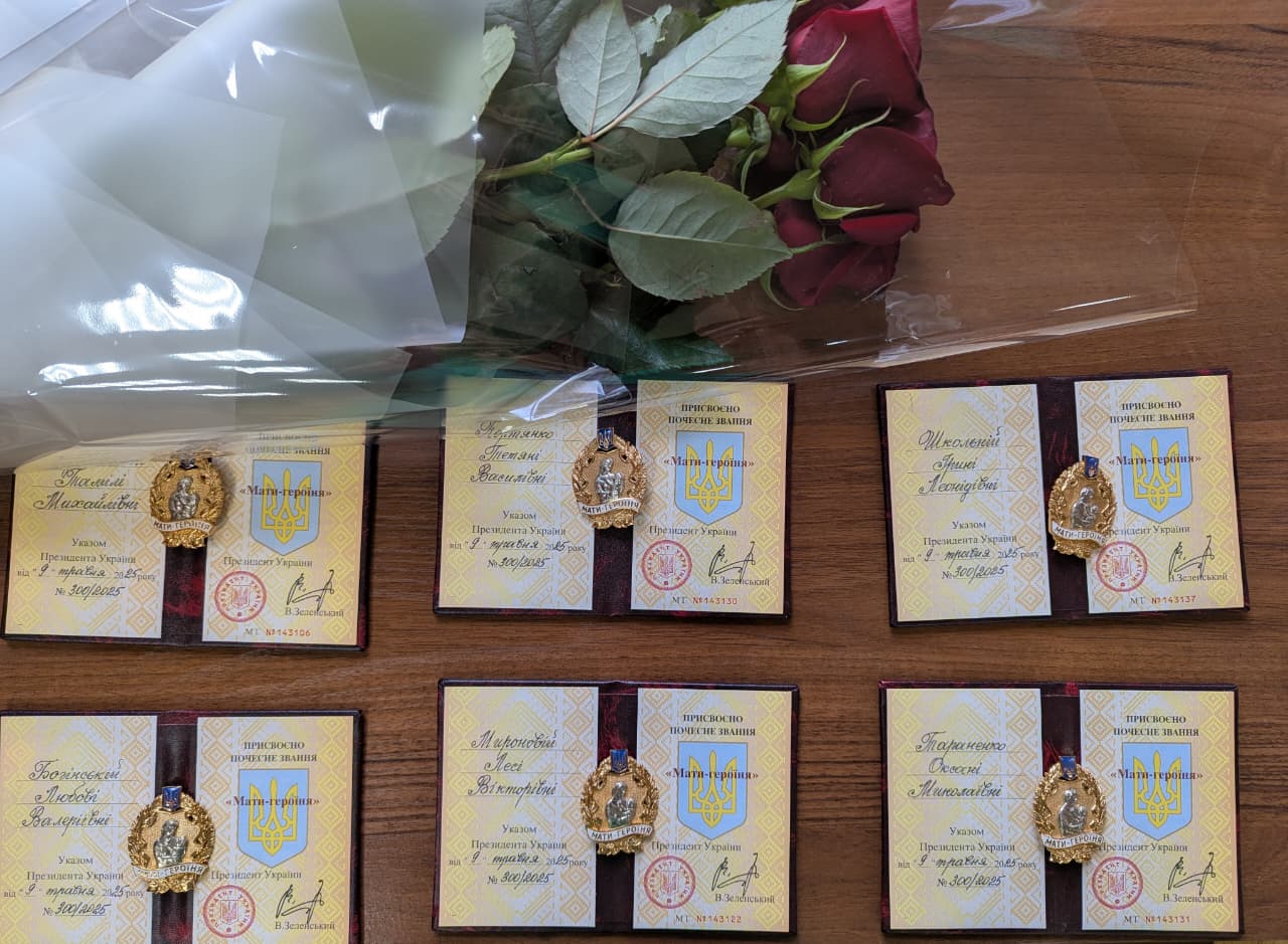 Шістьом мешканкам Звенигородщини вручили нагороду «Мати-героїня» - фото 3
