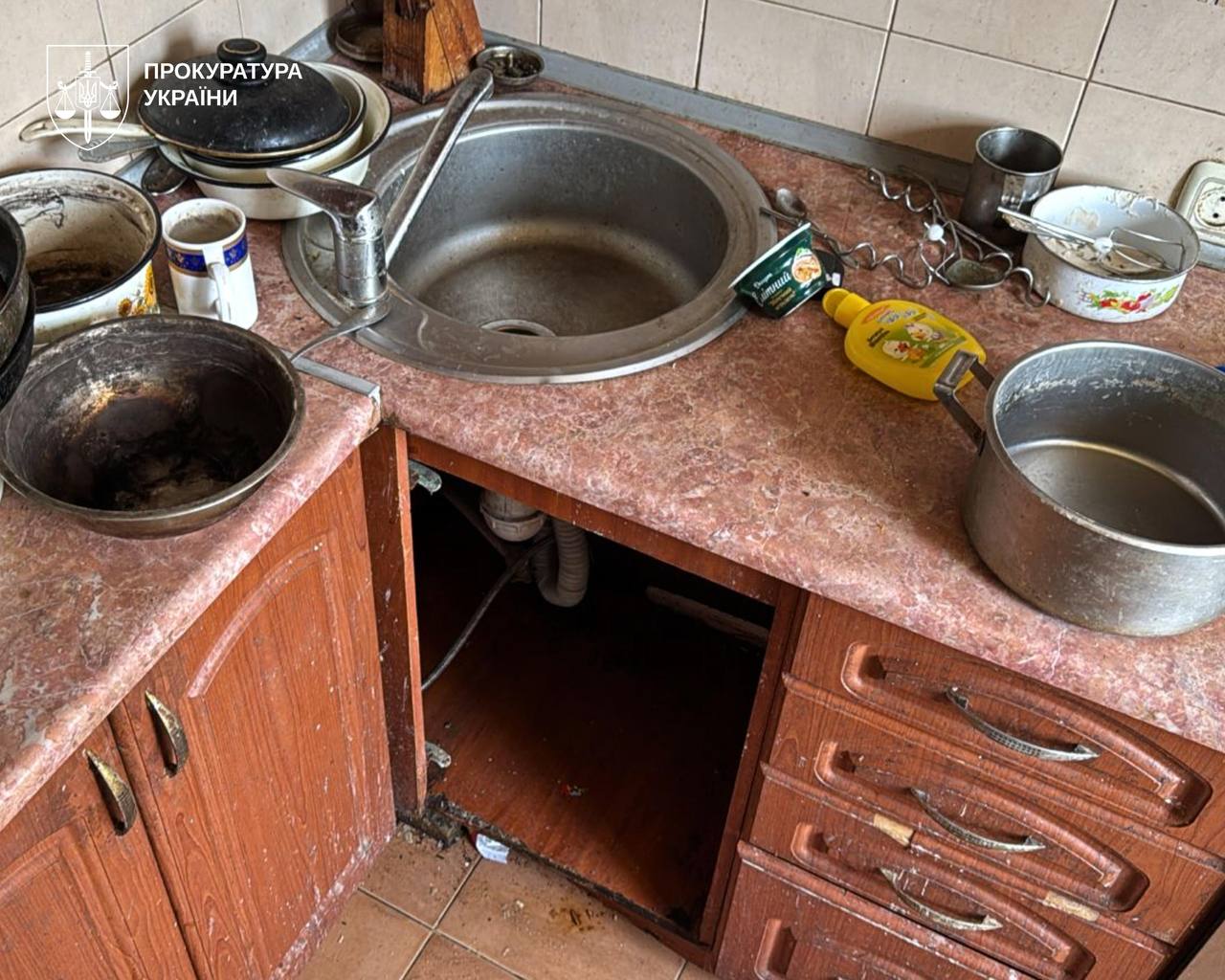 У Харкові, випавши з вікна, загинув 4-річний хлопчик: мамі вручили підозру - фото 2