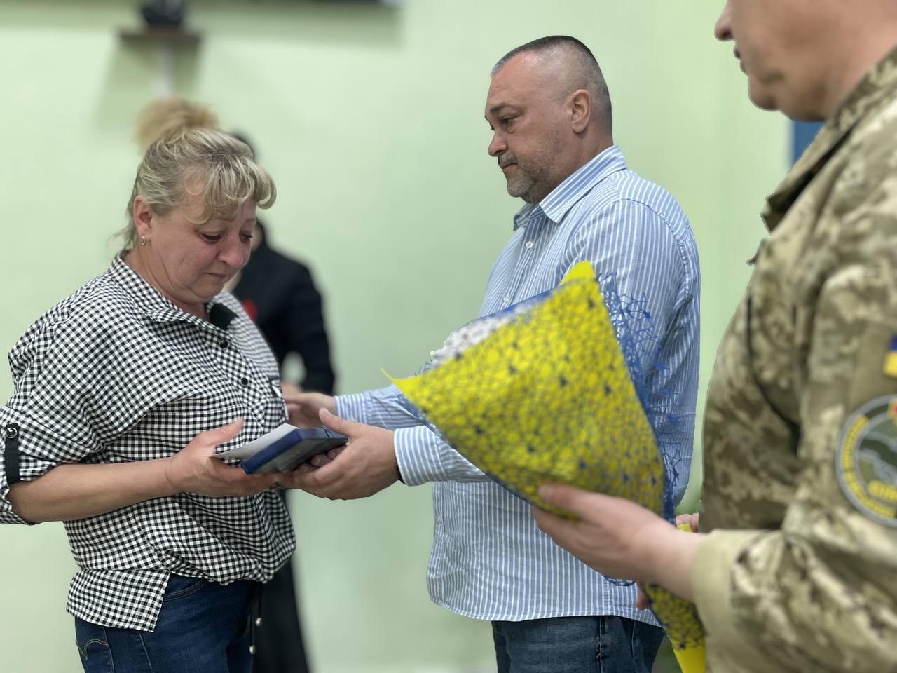 Сім’ям 11 загиблих воїнів Черкащини вручили посмертні нагороди - фото 3