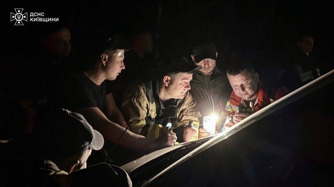 Понад 300 осіб ліквідовують пожежу у Зоні відчуження - фото 2