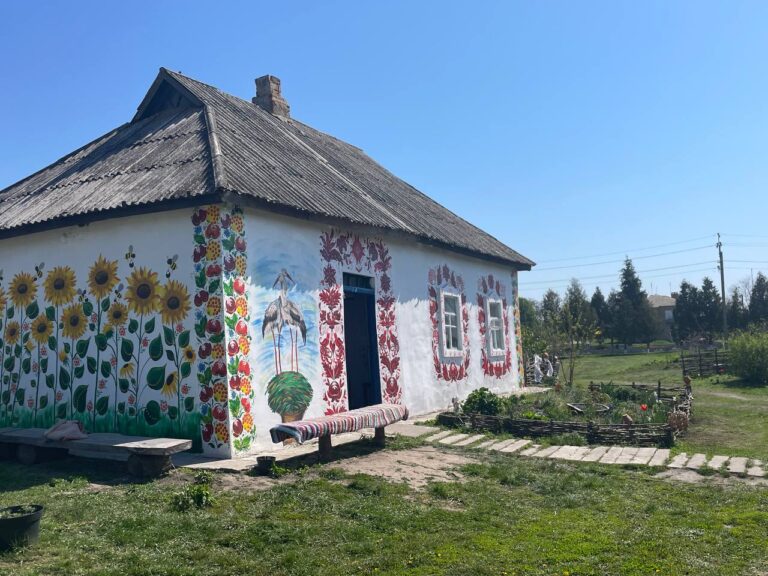 У музеї «Бабусина хата» на Київщині вшанували матерів загиблих Героїв - фото 3
