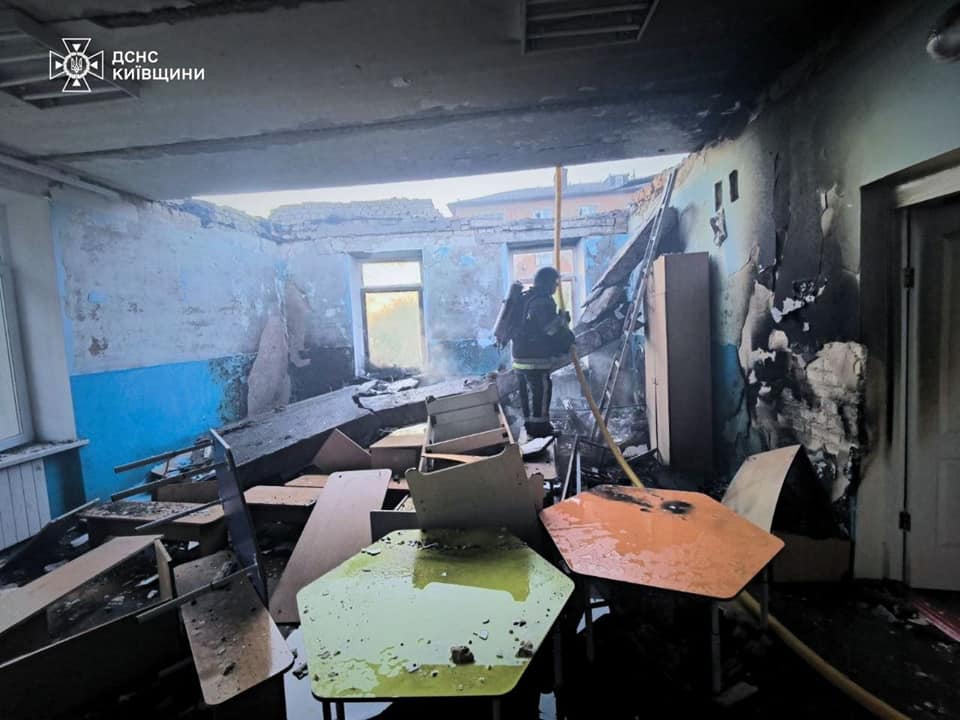 У ДСНС показали наслідки нічної атаки БпЛА на Київщину - фото 5