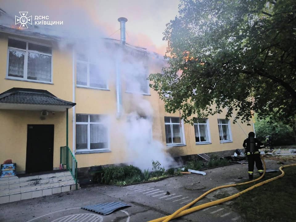 У ДСНС показали наслідки нічної атаки БпЛА на Київщину - фото 2