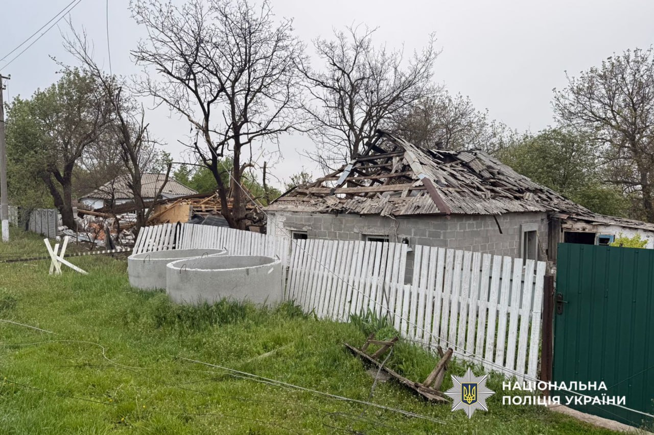Поліцейські документують наслідки російської атаки ударними безпілотниками на Черкащині. Фото