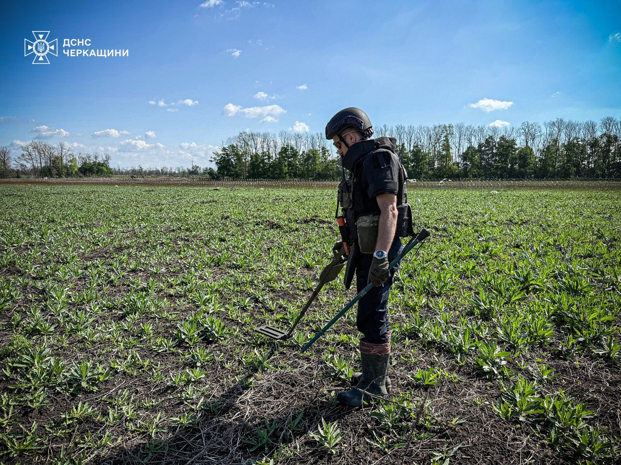 Сапери з Черкащини розміновують землі у Харківській області