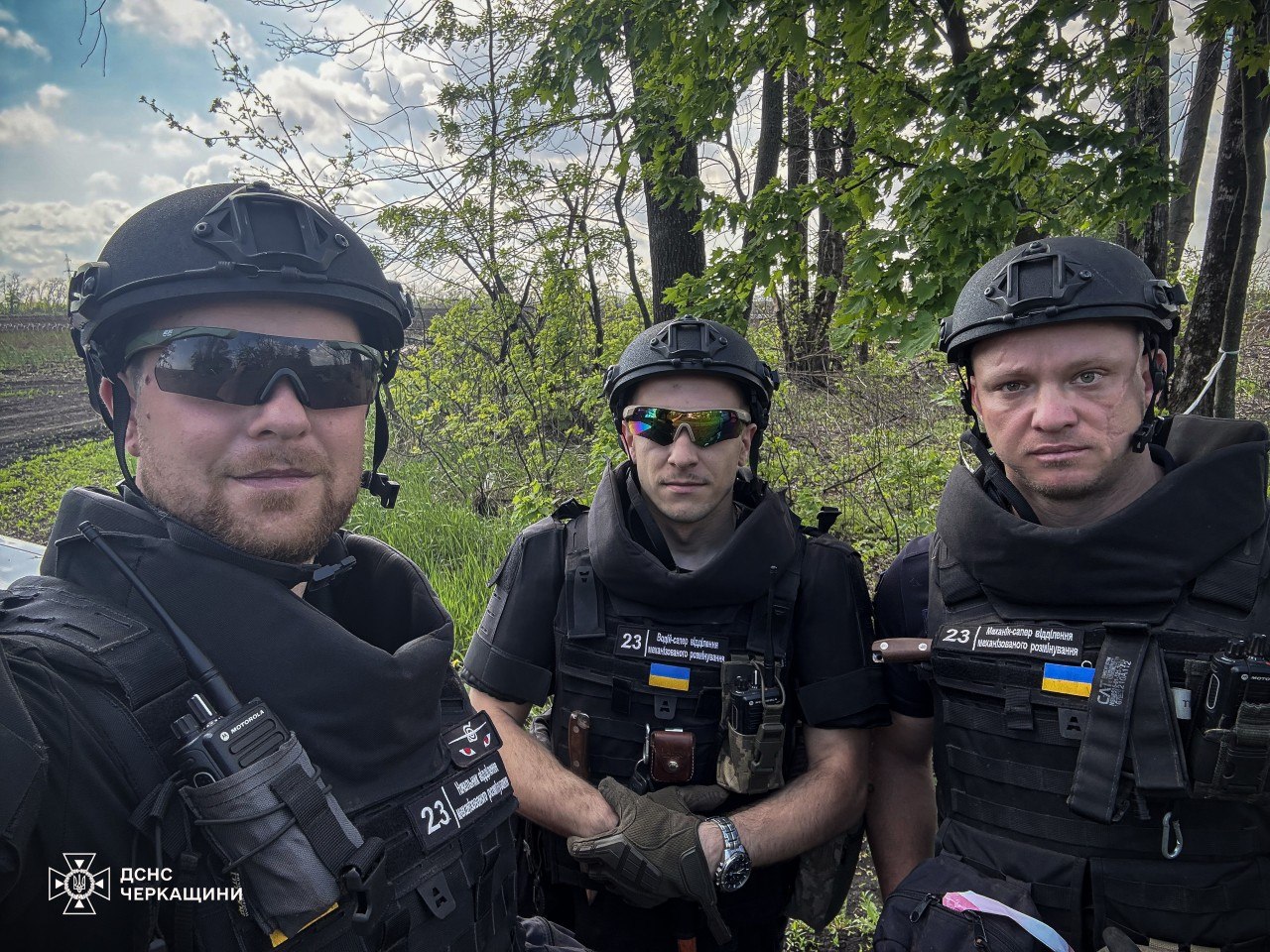 Сапери з Черкащини розміновують землі у Харківській області - фото 2