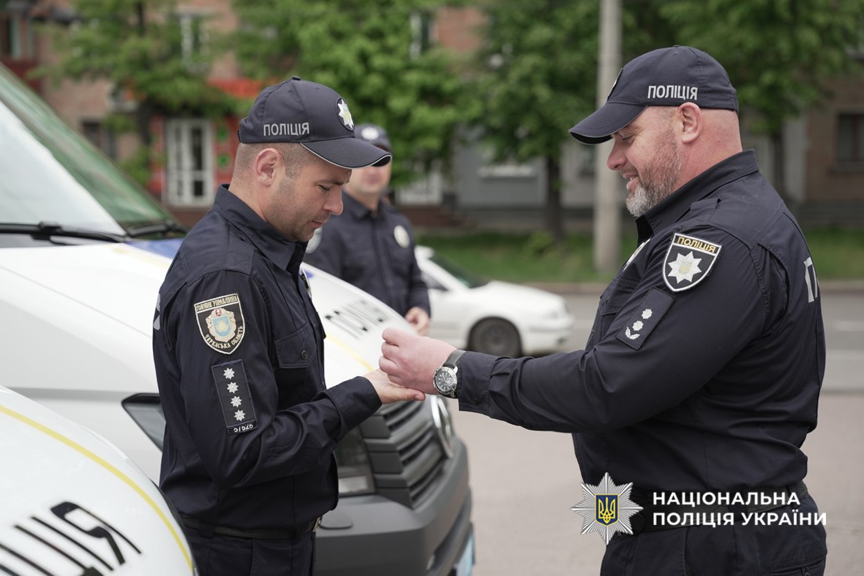 Черкаським поліцейським передали автомобілі, оснащені лабораторіями для проведення ДНК - фото 4