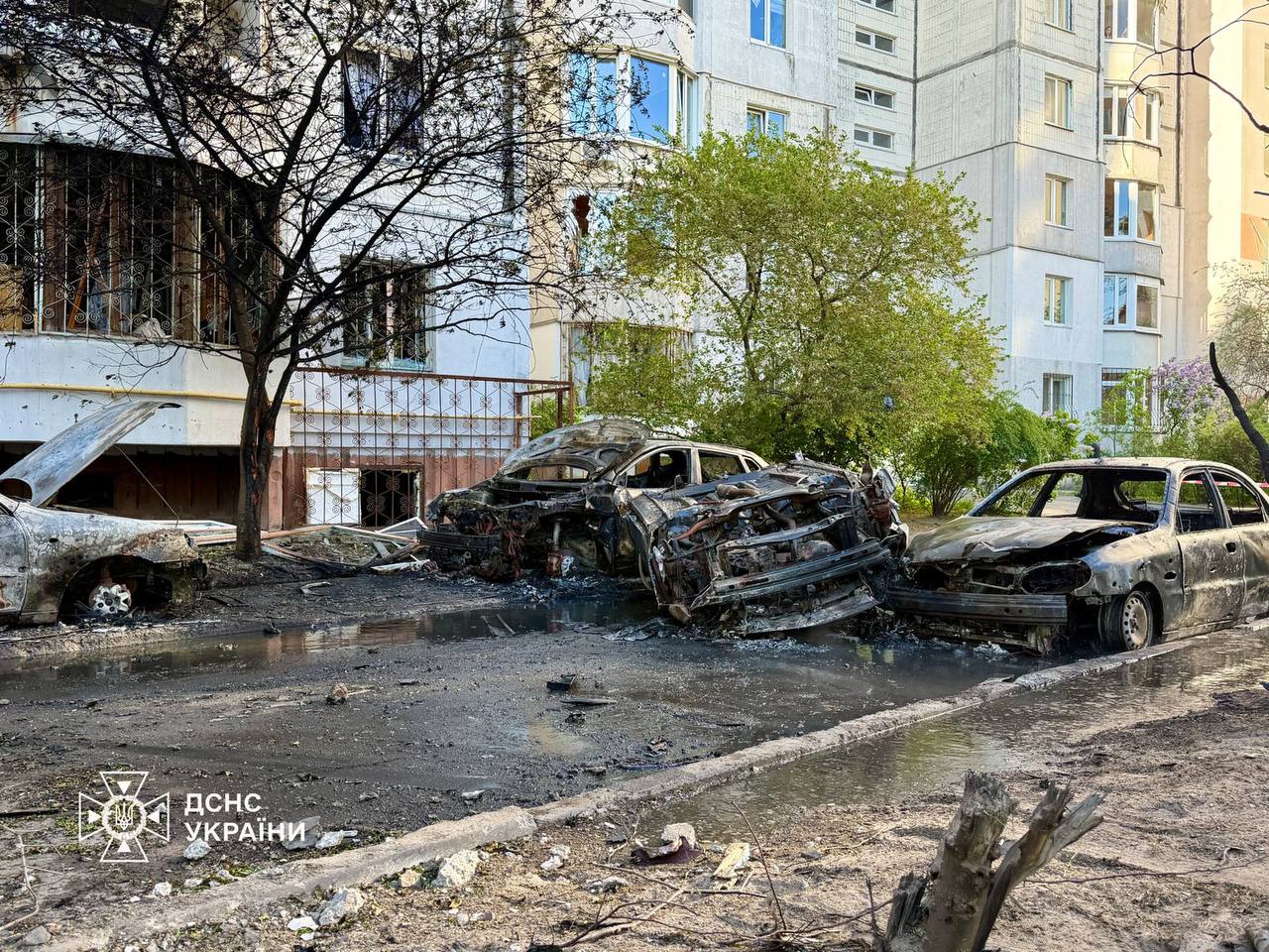 Через атаку рф загинуло 3 людей у Києві, вважаються зниклими безвісти 10, їх розшукують - фото 2
