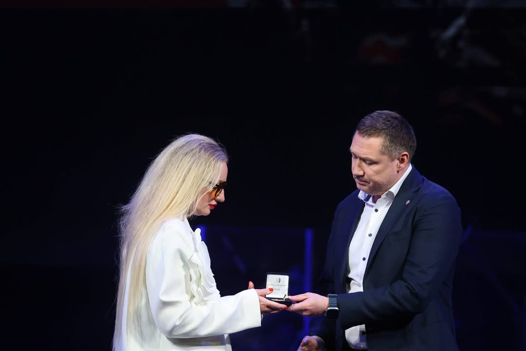 «Грєнку» та хлопчика, який вижив після ракетного удару по Вінниці, нагородили премією «Обличчя Незалежності 2025» - фото 4