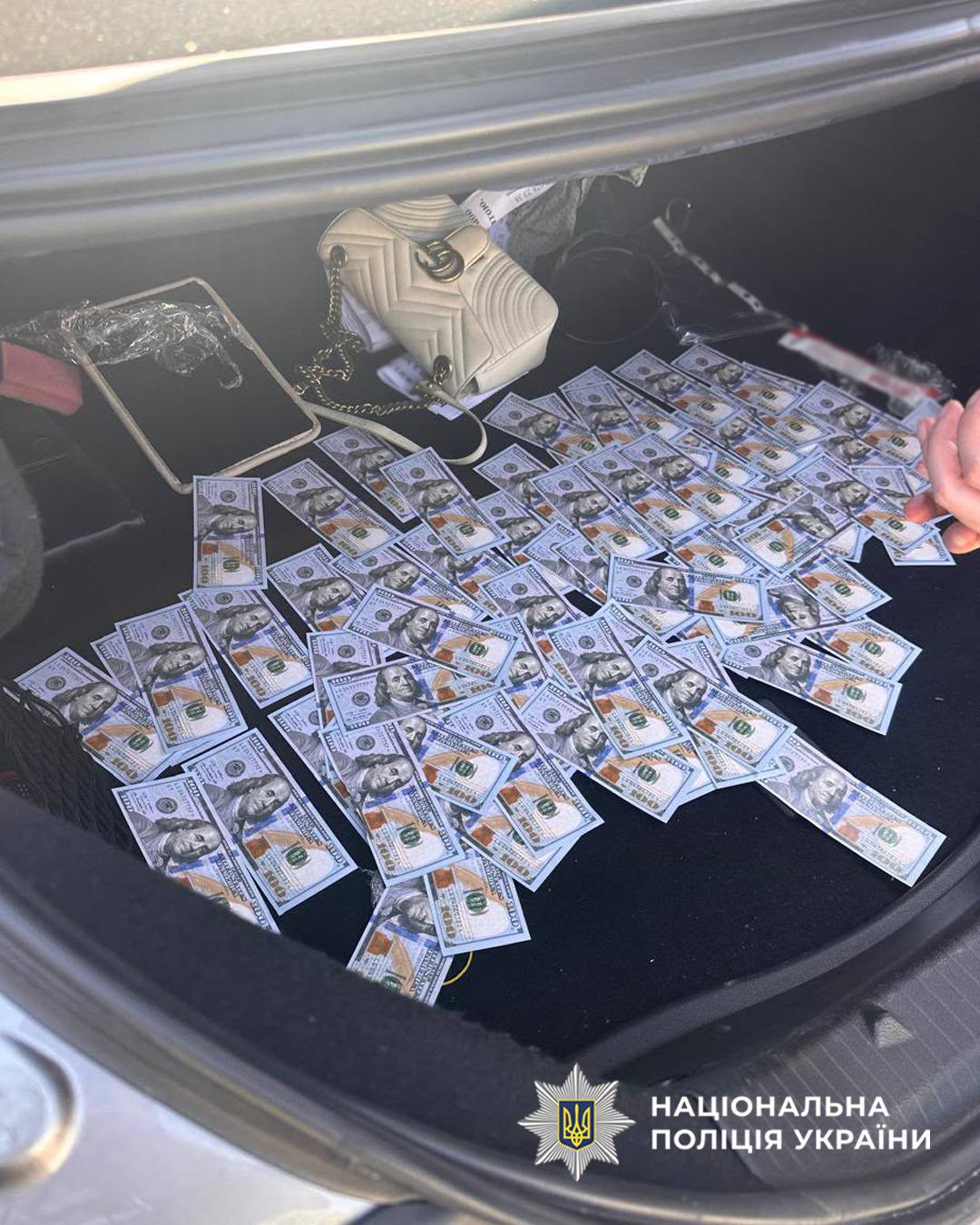 16 000 доларів за групу інвалідності: у Черкасах викрили хабарника