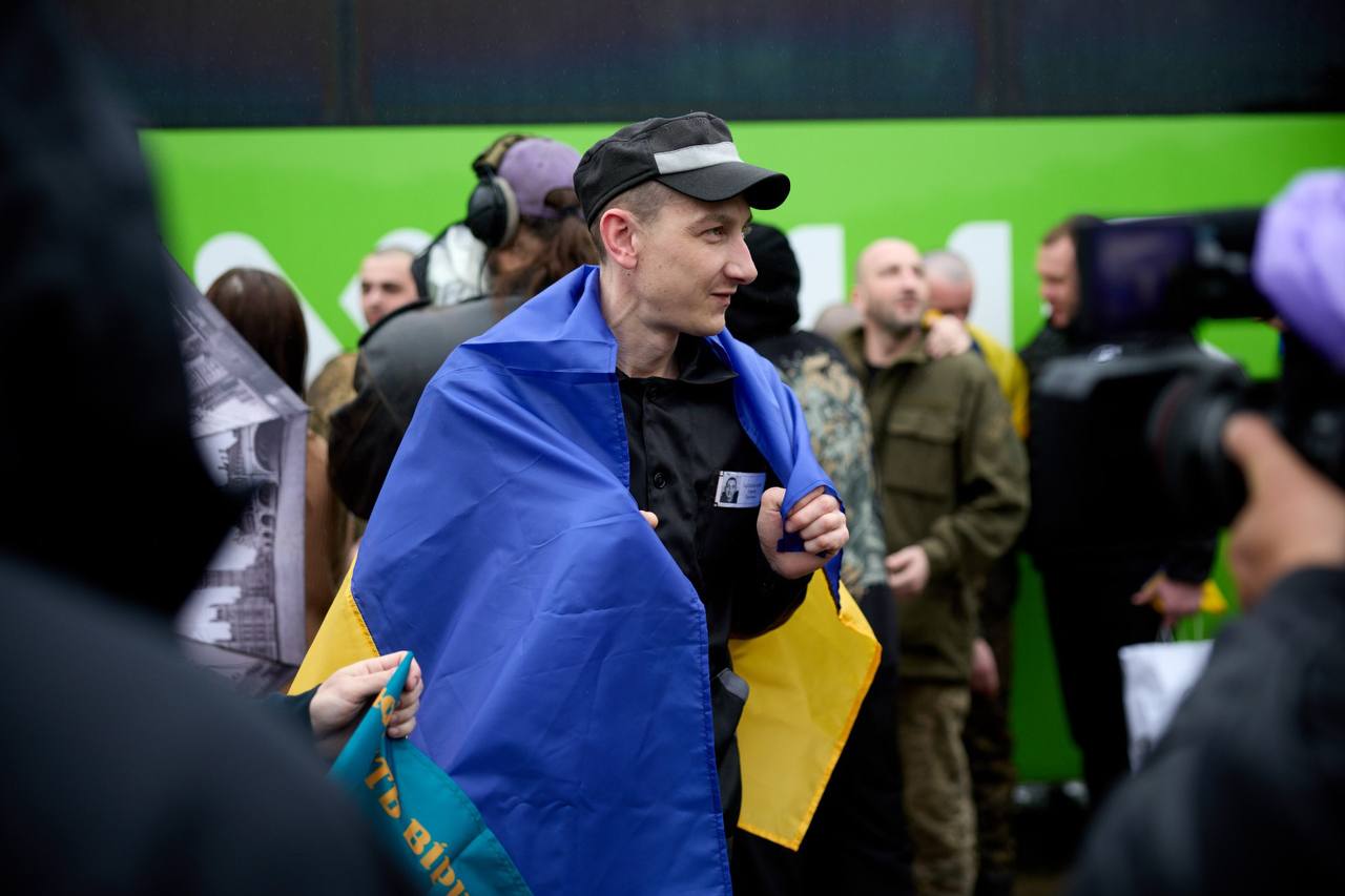 Україна повернула з полону рф 205 громадян - фото 19