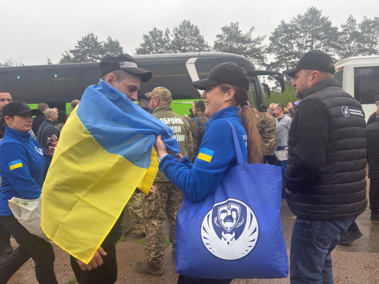 Україна повернула з полону рф 205 громадян - фото 9