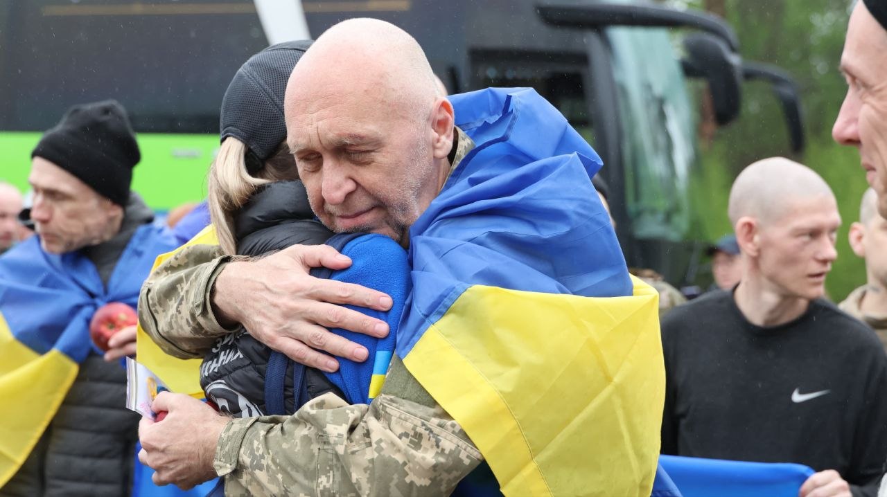 Україна повернула з полону рф 205 громадян - фото 14