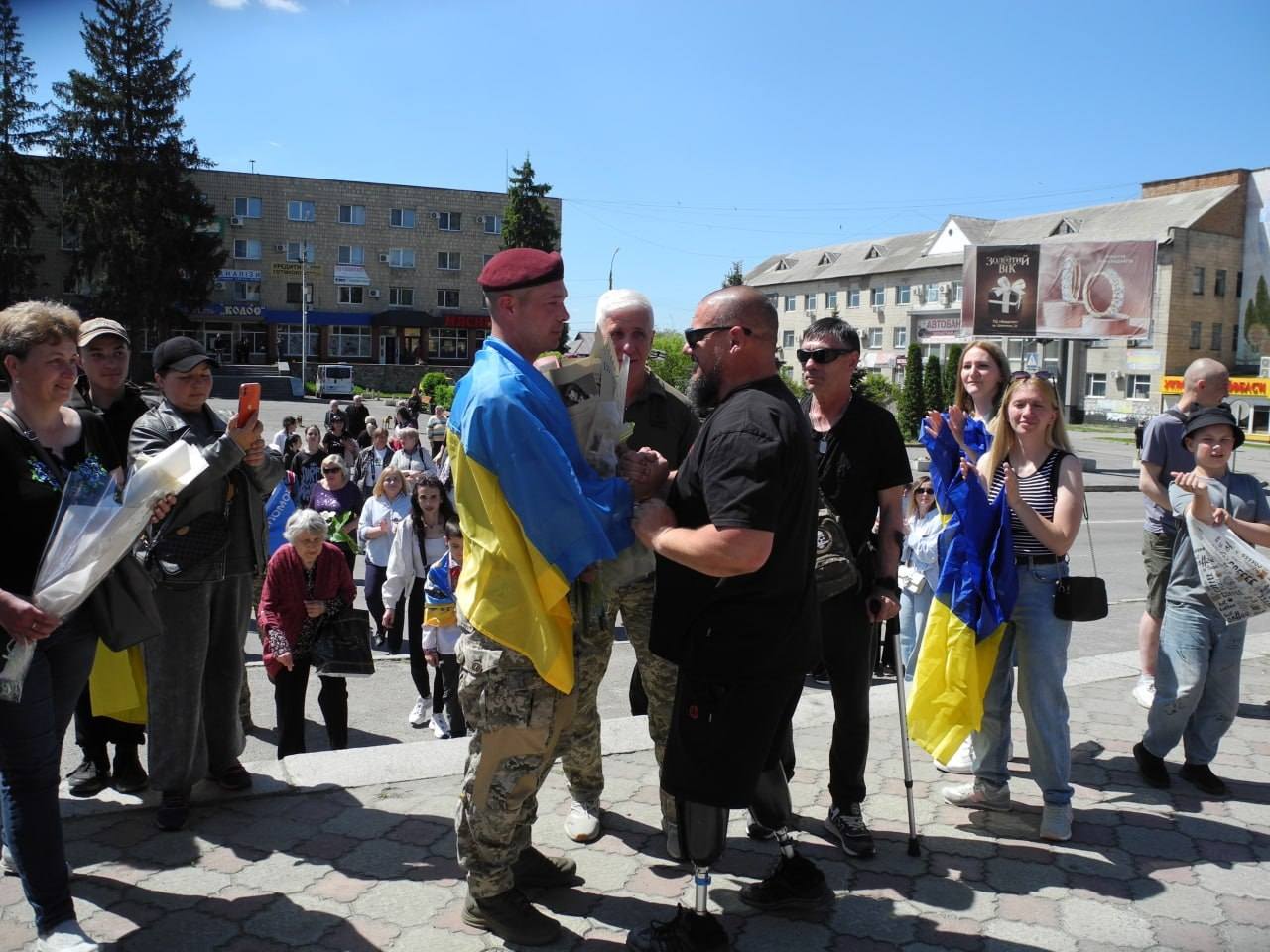 У Звенигородці зустріли військового Івана Литвина, який повернувся з полону - фото 4