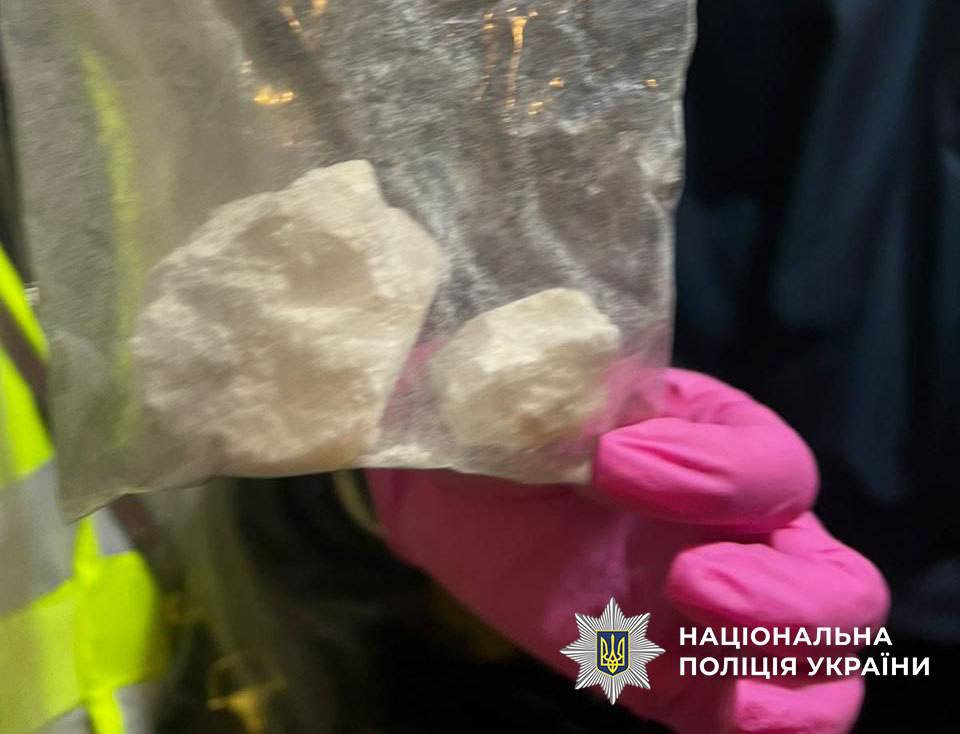 Столичні поліцейські викрили міжрегіональний канал збуту кокаїну