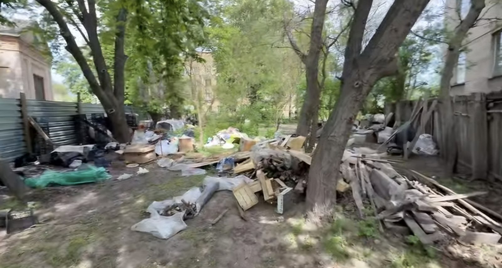 У Черкасах вивезли сміття із палісадника на вулиці Вишневецького - фото 2