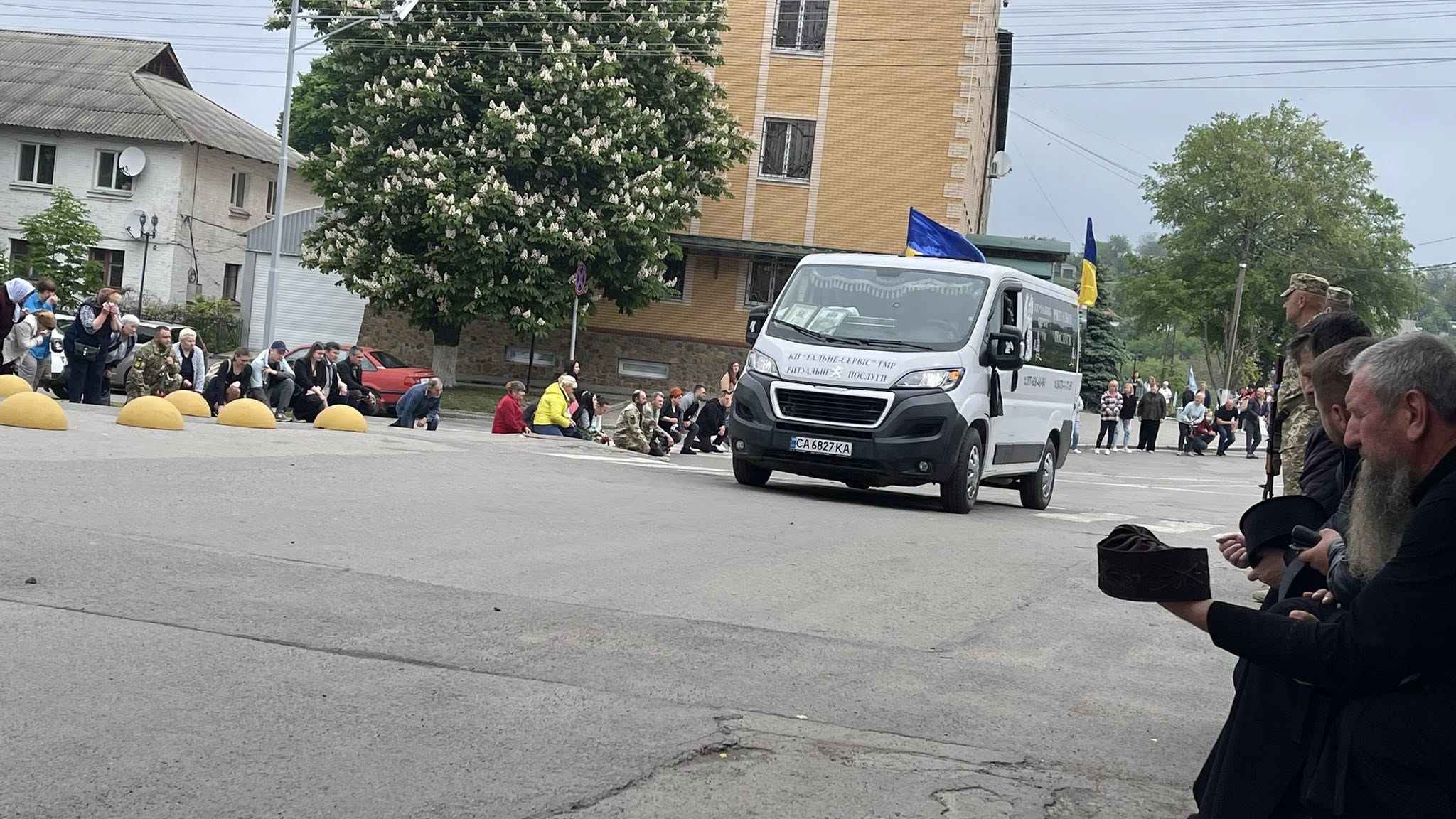 На Черкащині поховали 27-річного командира відділення Дмитра Тимошенка, його батько теж у ЗСУ - фото 2
