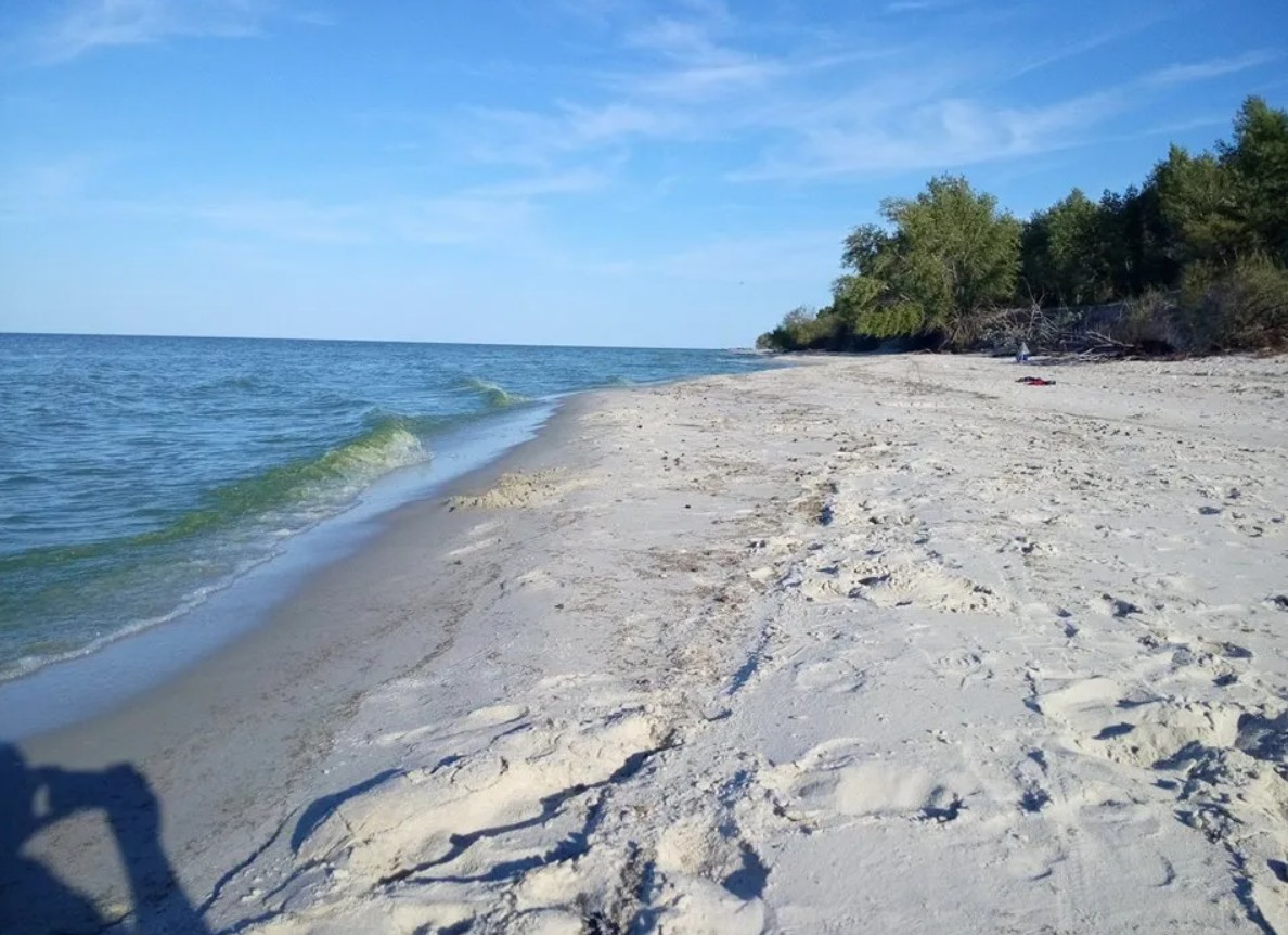 Черкаські Мальдіви у Сагунівці: бірюзова вода, піщаний пляж та відпочинок на Дніпрі - фото 2