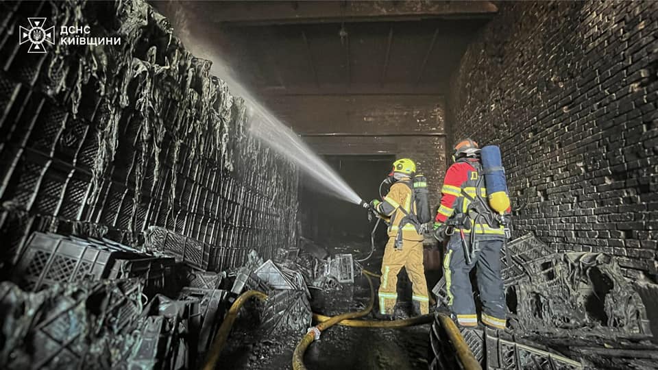 На Бориспільщині ліквідовано пожежу на агропідприємстві - фото 3