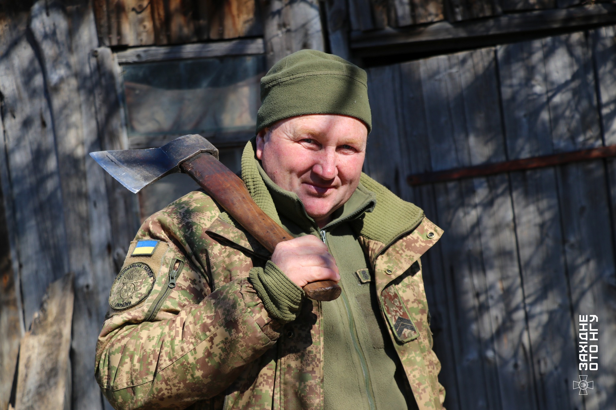 Душ та спортзал у хащах: вінницькі нацгвардійці показали свій побут на фронті