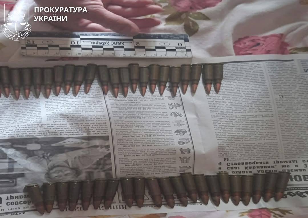 У Каневі поліцейські затримали торговця зброєю та наркотиками - фото 2
