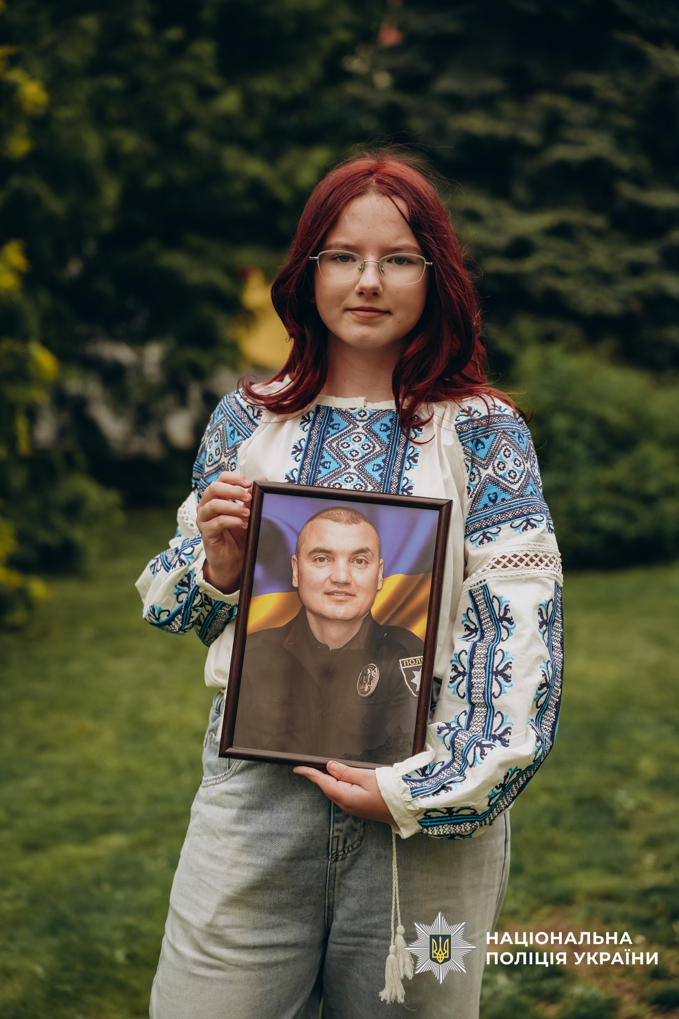 Сім’ї загиблих поліцейських з Черкащини одягнули вишиванки для щемної фотосесії - фото 10