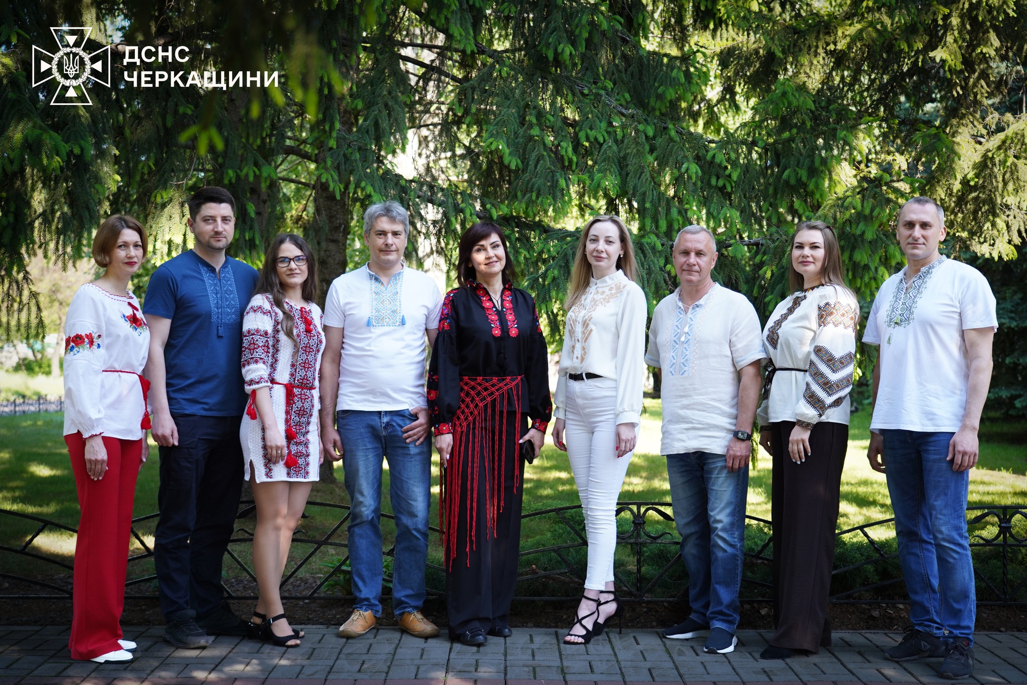 Як одягнулися жителі Черкащини у День вишиванки. Фото - фото 9
