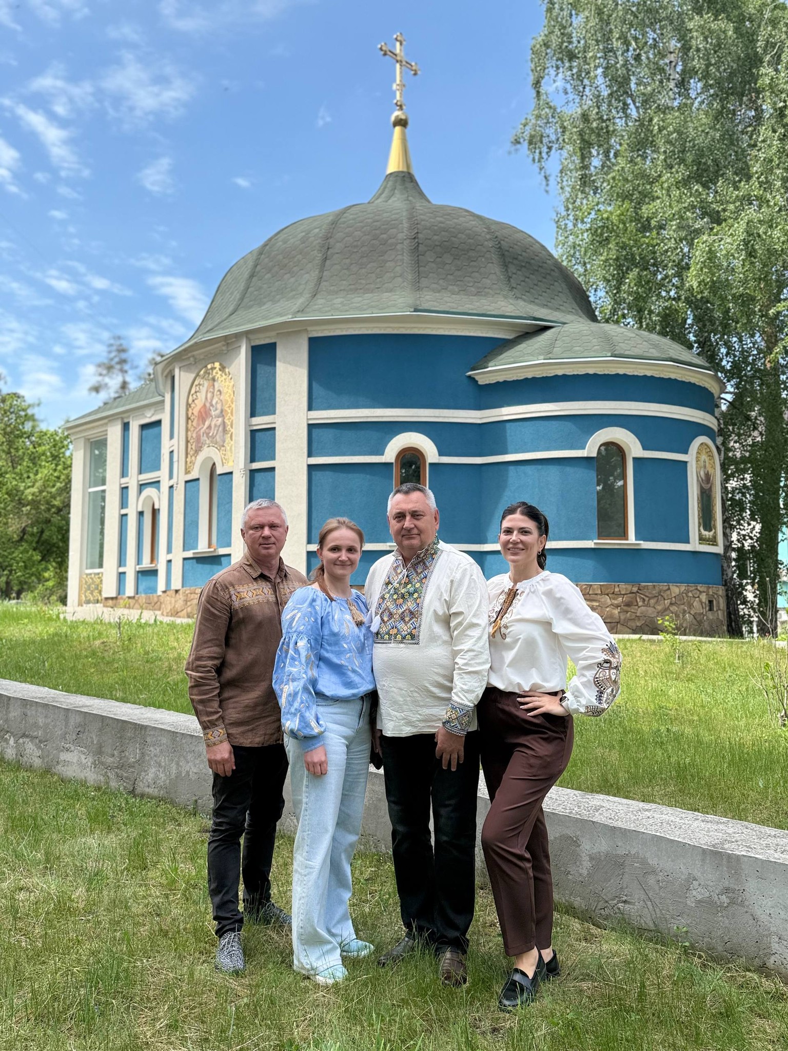 Як одягнулися жителі Черкащини у День вишиванки. Фото - фото 17