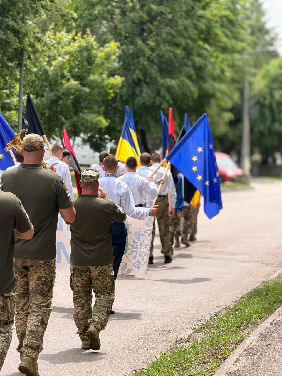 Кам’янка провела марш вишиванок і встановила рекорд. Фото - фото 17