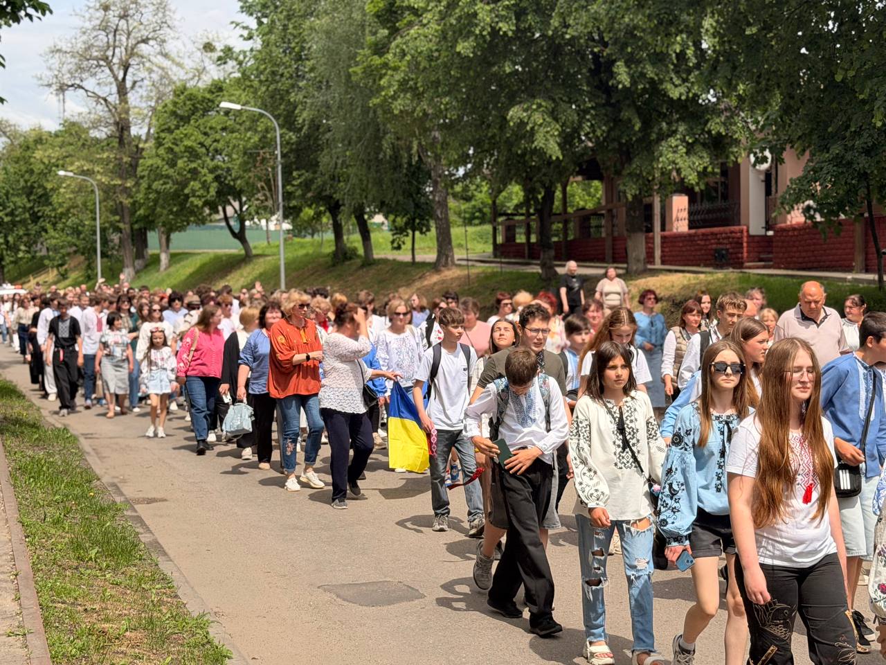 Кам’янка провела марш вишиванок і встановила рекорд. Фото - фото 22