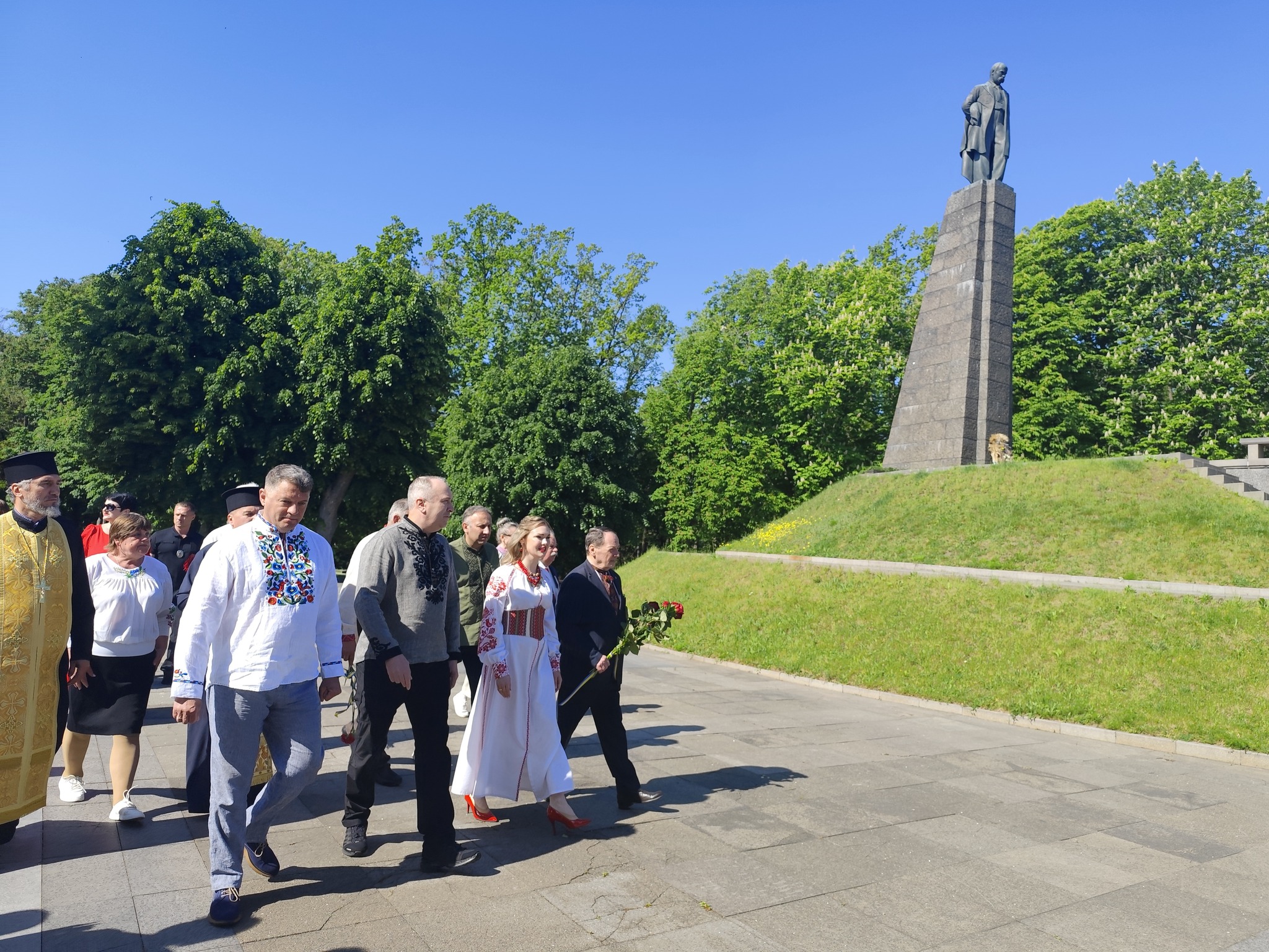 У Каневі вшанували пам’ять Тараса Шевченка в річницю його перепоховання. Фото - фото 5
