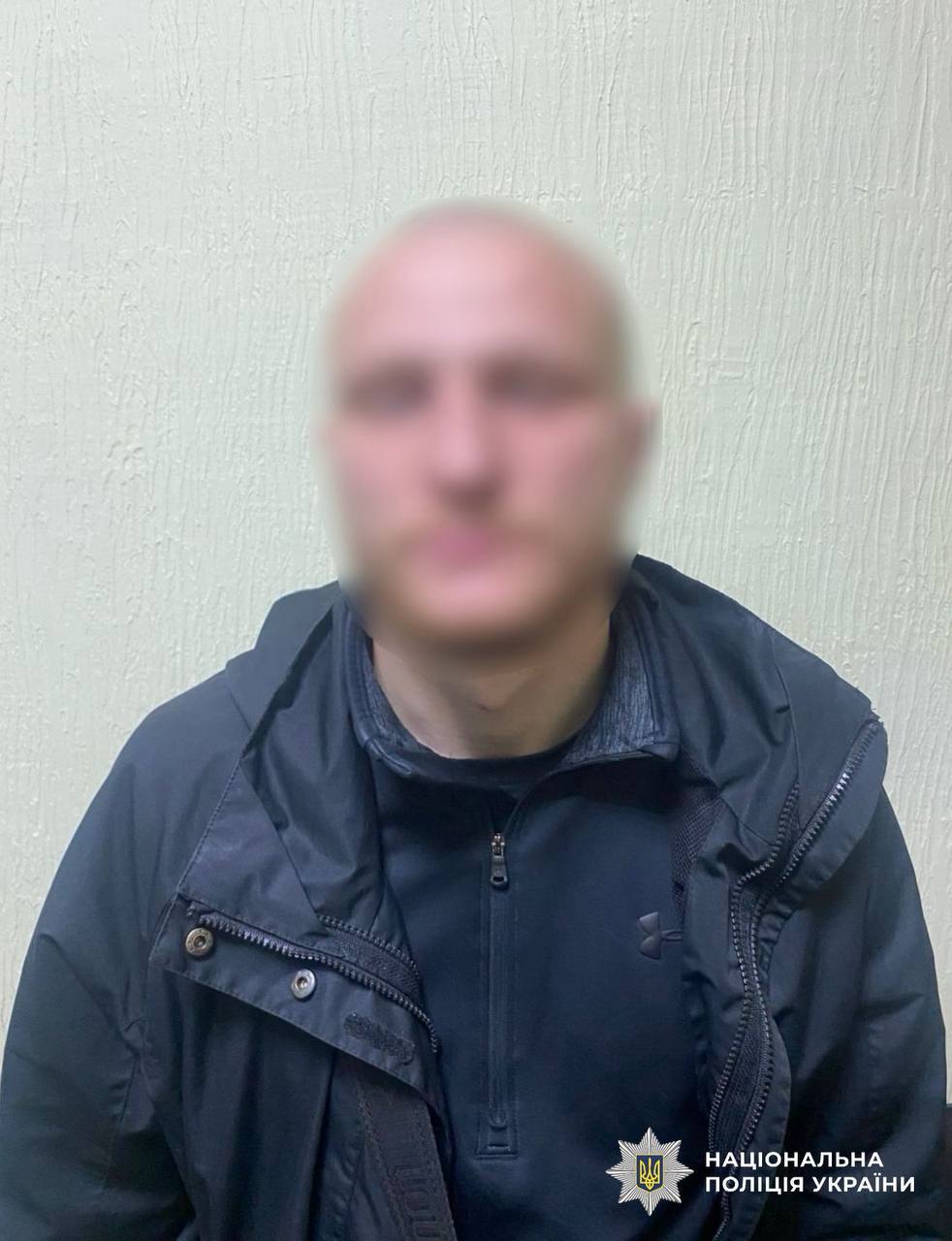 На Київщині викрили чоловіка, який облаштував «схрон» в квартирі