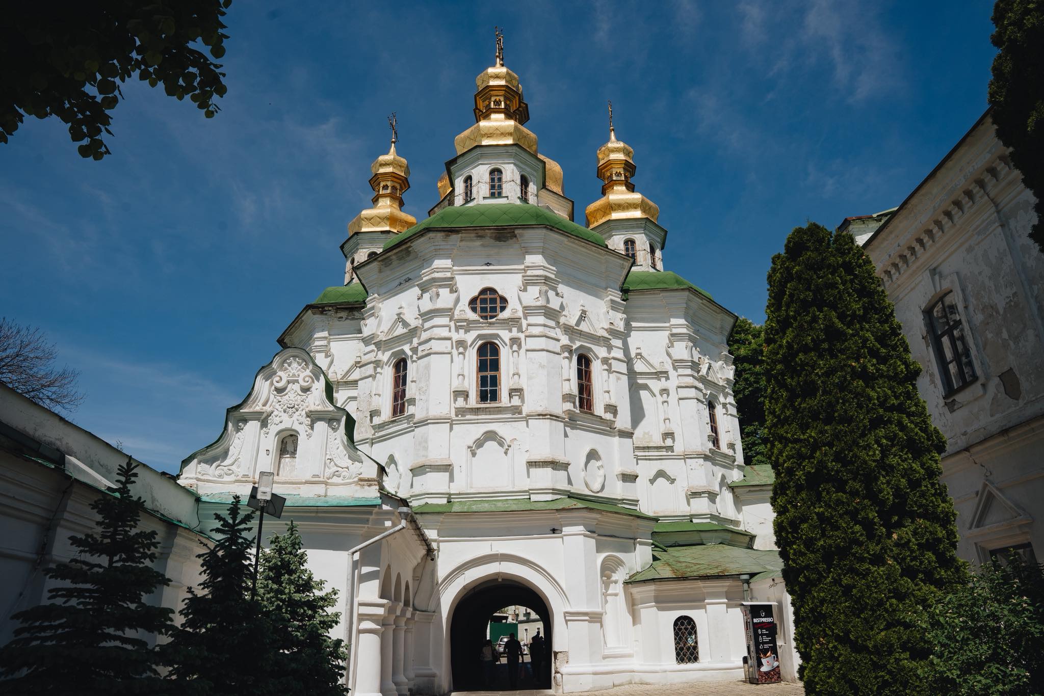 На церкві Києво-Печерської лаври встановили систему моніторингу - фото 3