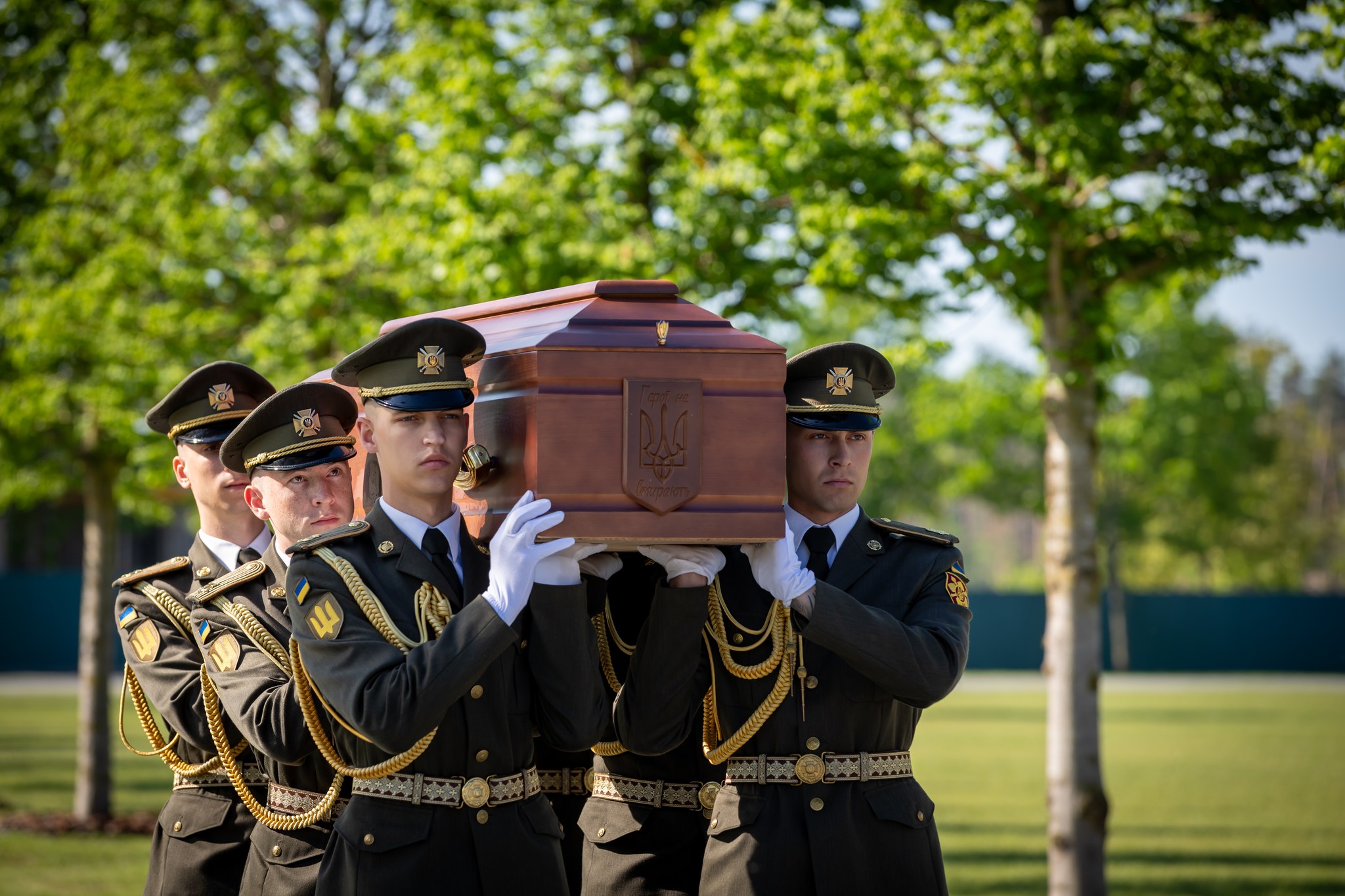 На Національному військовому меморіальному кладовищі поховали дев’ятьох невідомих захисників України - фото 4