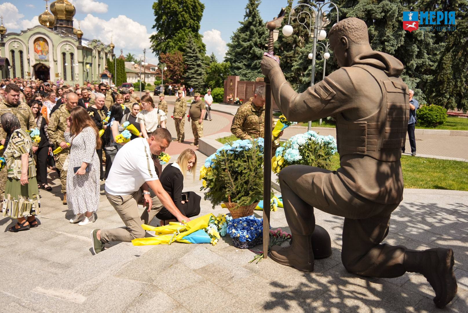 День Героїв: у Черкасах вшанували загиблих воїнів - фото 11